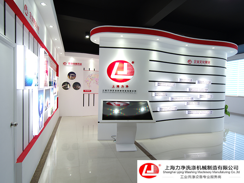 床單折疊機(jī)的有何特點(diǎn)，怎樣保養(yǎng)?